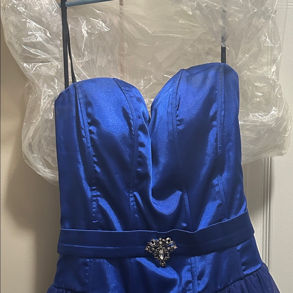 Elegant Blue Strapless Dress with Brooch